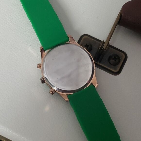 Green Geneva Watch  - Picture 4 of 4